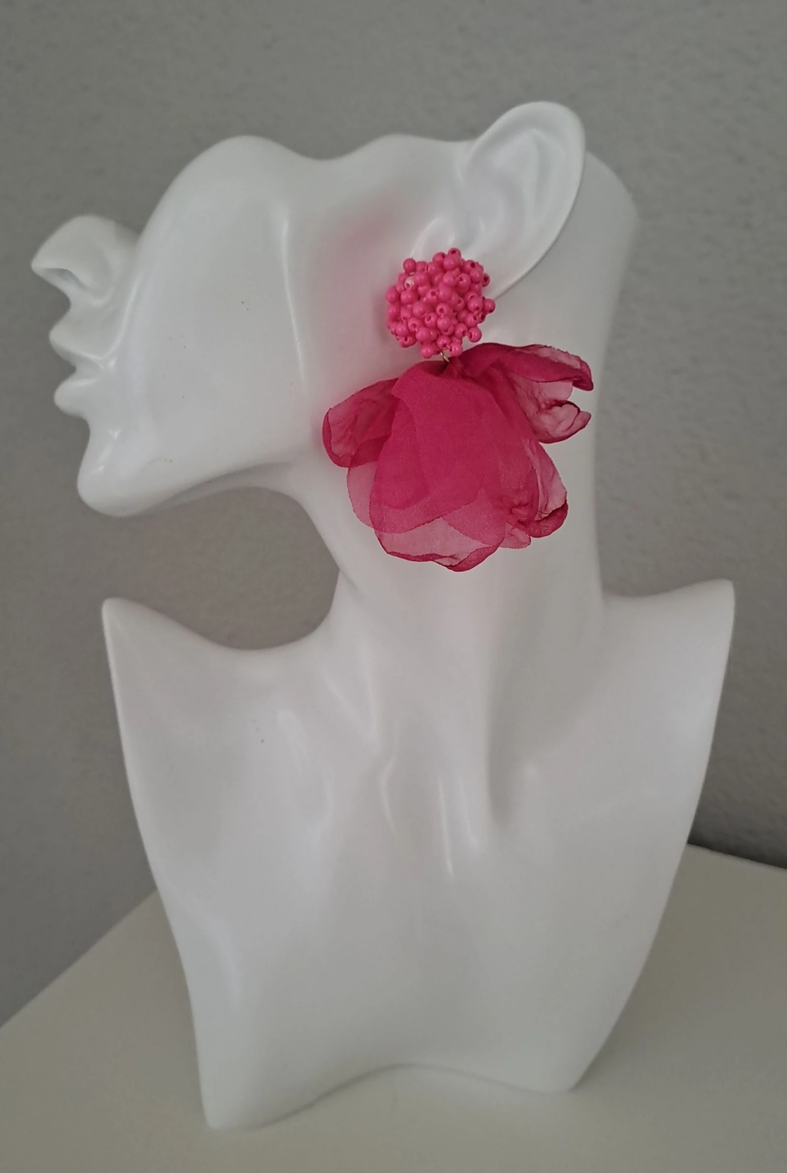 Chiffon oorstekers fuchsia